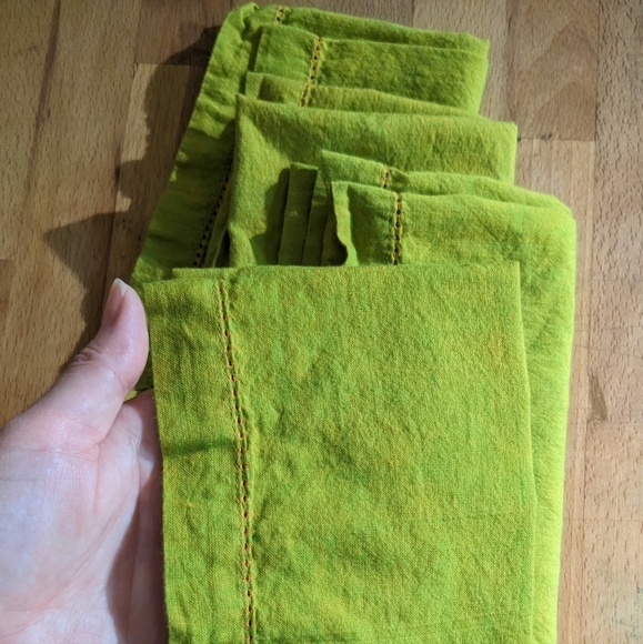 Vintage Green Chartreuse Napkins, 4 Set, Embroidery, Square, Summer Table wear - Picture 3 of 4